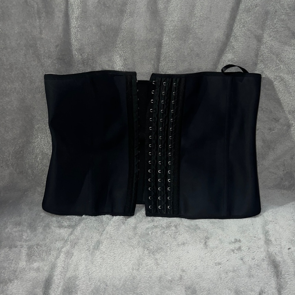 Waist trainer